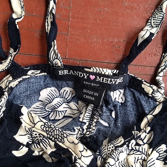 Brandy Melville floral top - Picture 3 of 3